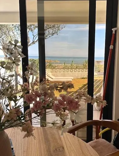 Luxury House Front Line *