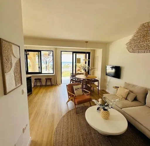 Luxury House Front Line *