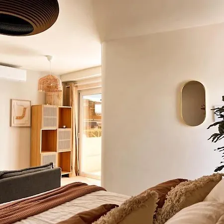 Luxury House Front Line Hébergement de vacances *