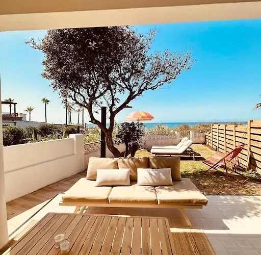 بيت للعطل Luxury House Front Line